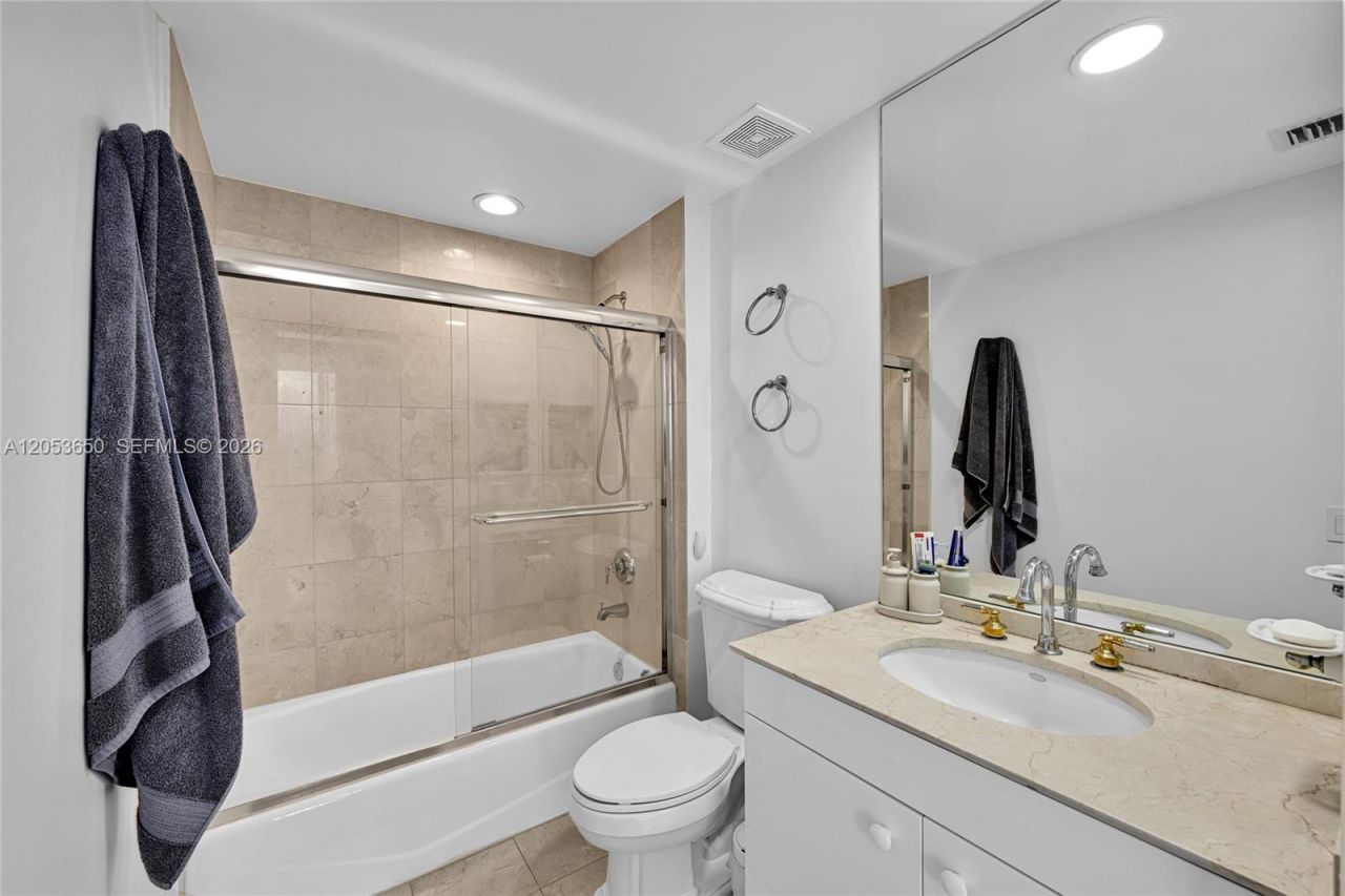 19111 Collins Ave , Unit 2704, Sunny Isles Beach, FL 33160 Photo