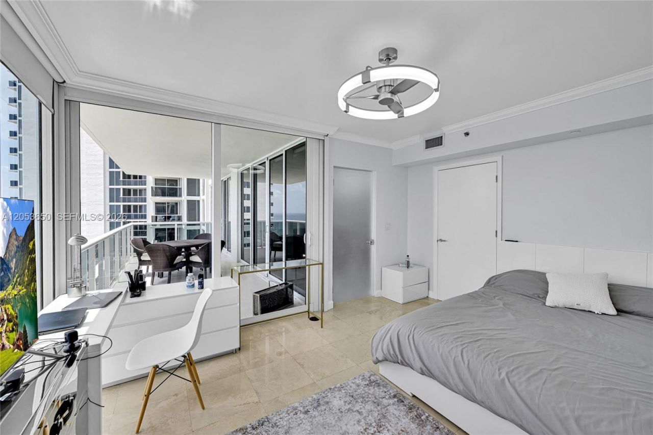 19111 Collins Ave , Unit 2704, Sunny Isles Beach, FL 33160 Photo