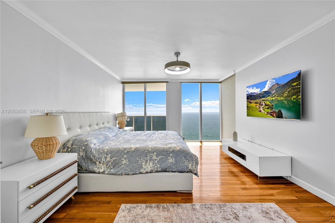 19111 Collins Ave , Unit 2704, Sunny Isles Beach, FL 33160 Photo