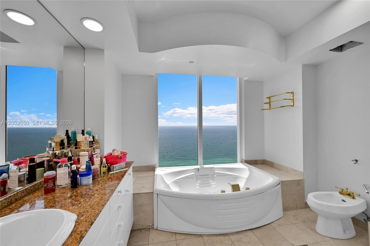 19111 Collins Ave , Unit 2704, Sunny Isles Beach, FL 33160 Photo