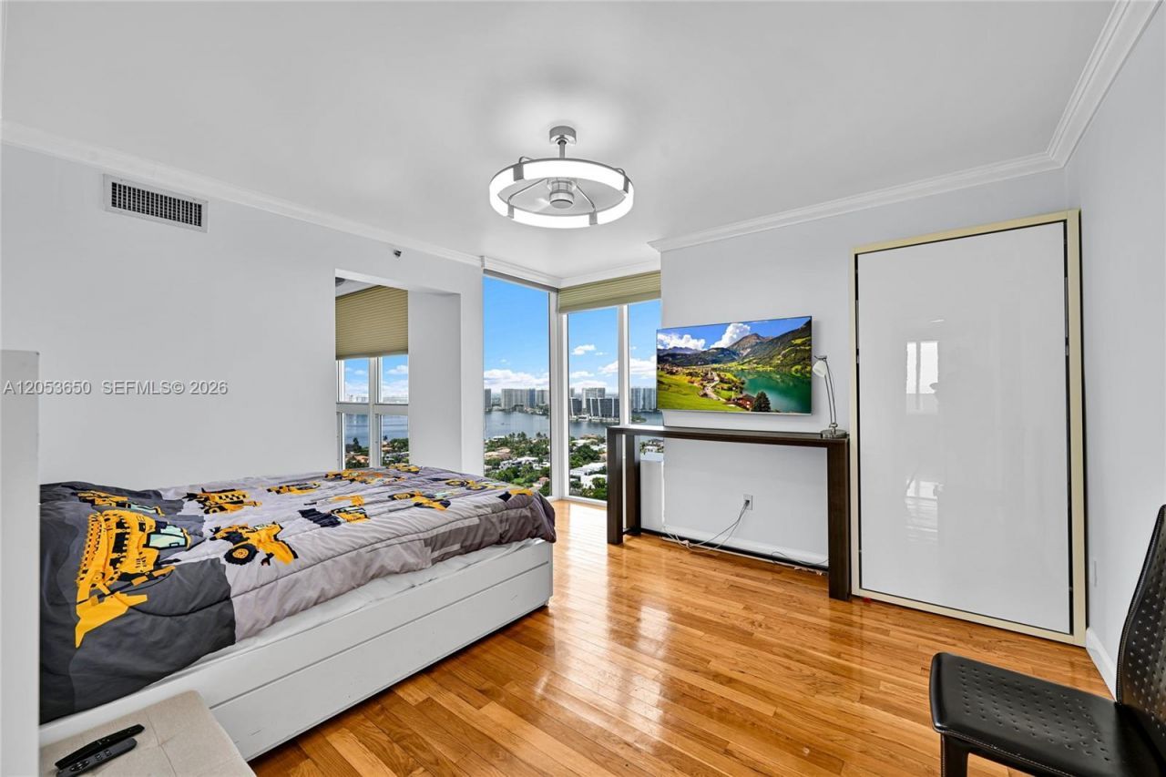 19111 Collins Ave , Unit 2704, Sunny Isles Beach, FL 33160 Photo
