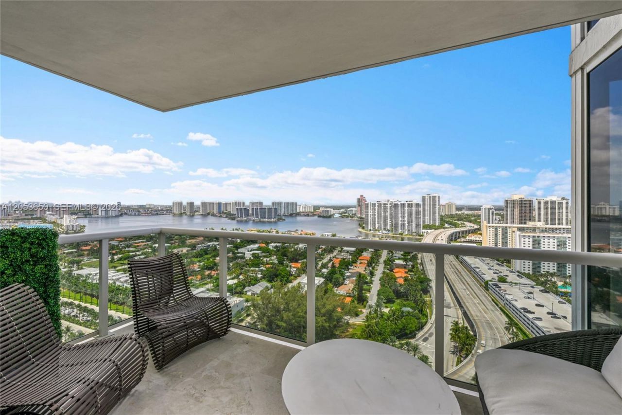 19111 Collins Ave , Unit 2704, Sunny Isles Beach, FL 33160 Photo