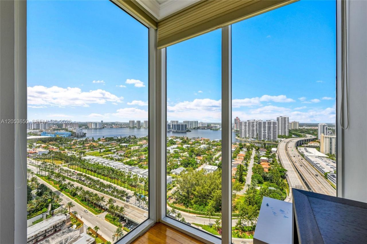 19111 Collins Ave , Unit 2704, Sunny Isles Beach, FL 33160 Photo