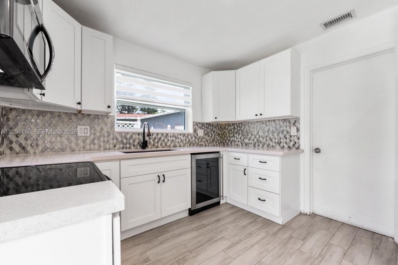 3192 NW 40th Ct , Lauderdale Lakes, FL 33309 Photo