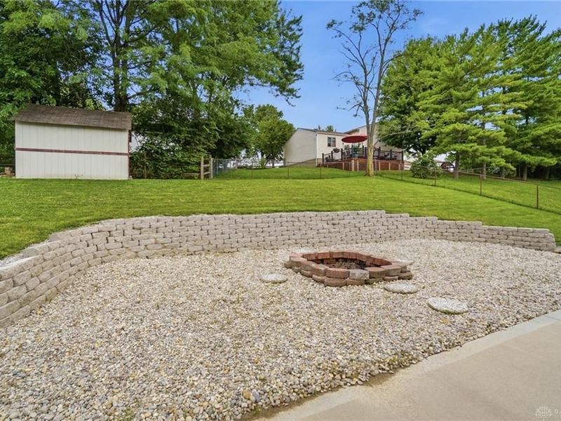 251 Fairborn Drive, Hamilton, OH 45013 Photo 23