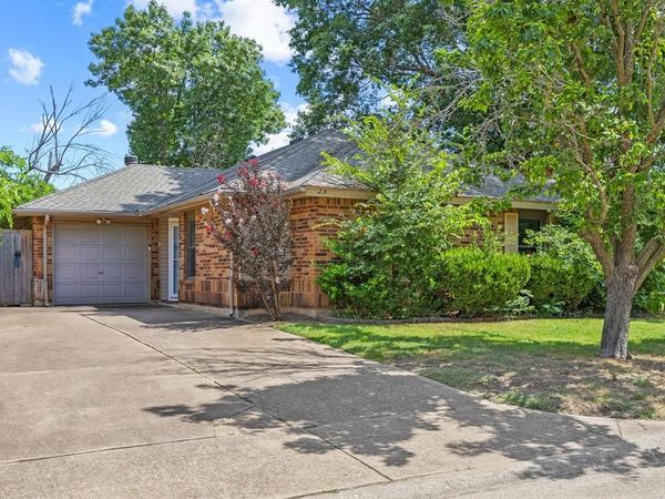 25 Brewster Court , Allen, TX 75002