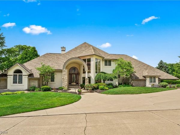 3855 Weymouth Woods Drive , Medina, OH 44256