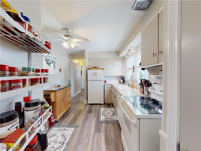 7753 Holly Drive, Mentor on the Lake, OH 44060 Photo 10