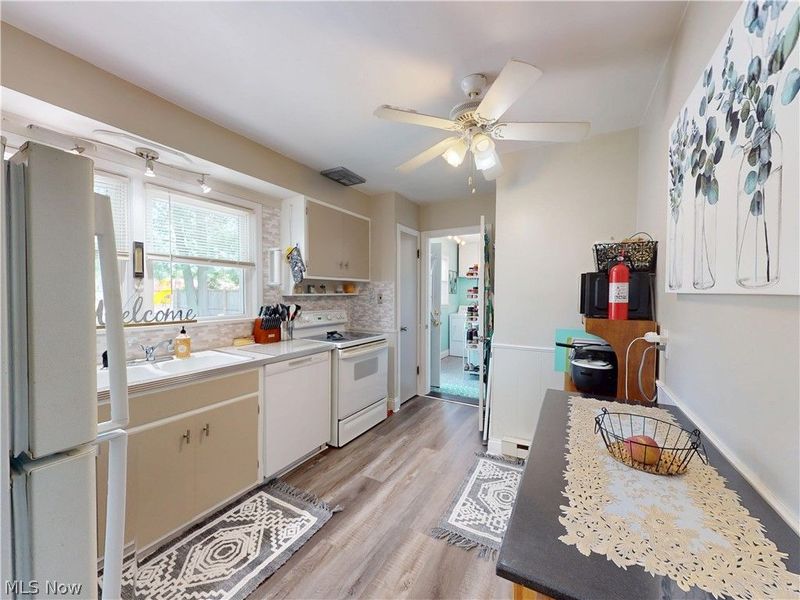 7753 Holly Drive, Mentor on the Lake, OH 44060 Photo 8