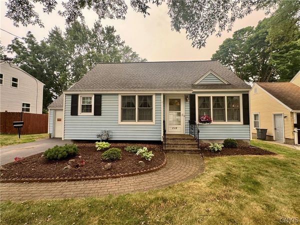 125 Crystal Drive , North Syracuse, NY 13212