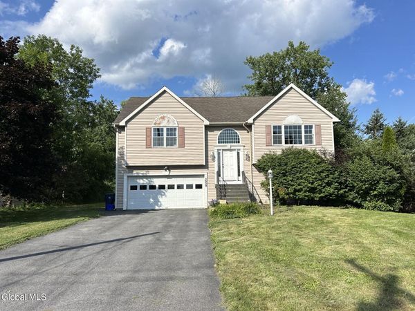 3909 Albany Street, Schenectady, NY 12304