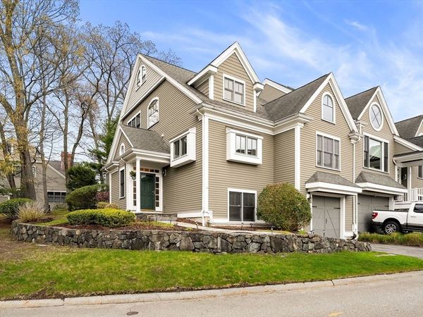127 Johnson Woods Dr, Unit 127, Reading, MA 01867