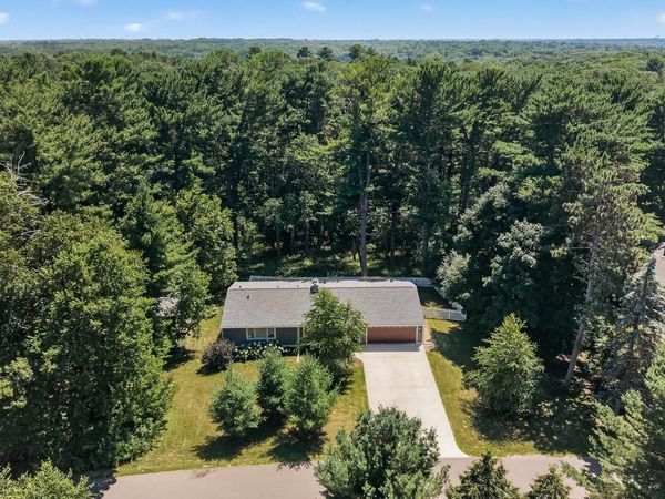 13 Overlook Road, Dellwood, MN 55110