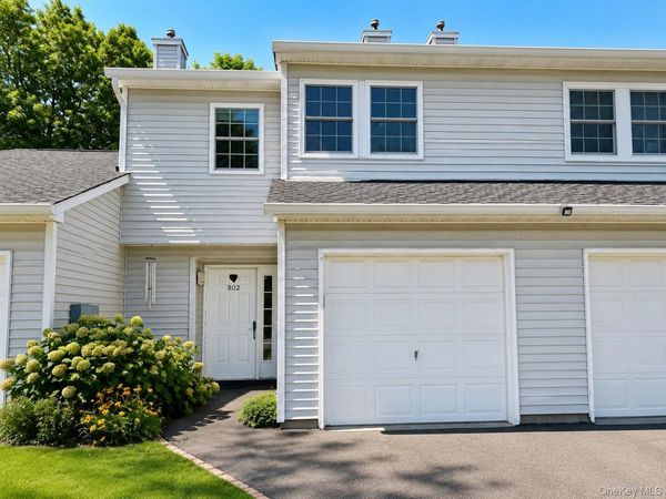 802 Sara Circle , Port Jefferson Station, NY 11776