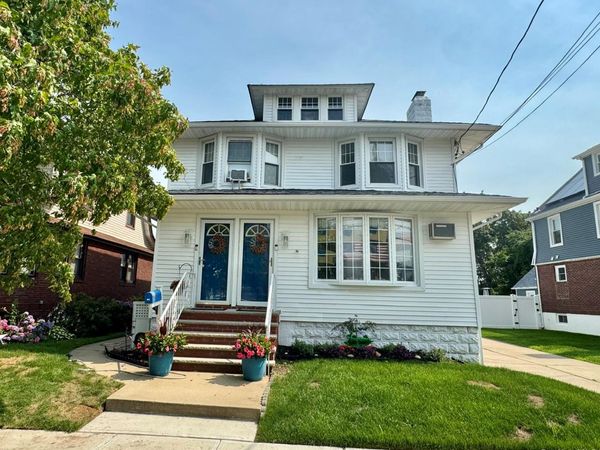 100 Davison Avenue , Unit 2, Lynbrook, NY 11563