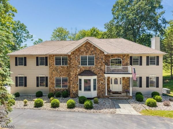 5 Elk Ridge Rd, Lebanon, NJ 07830