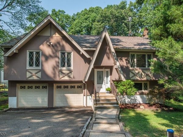 110 Unger Ave, Hopatcong, NJ 07874