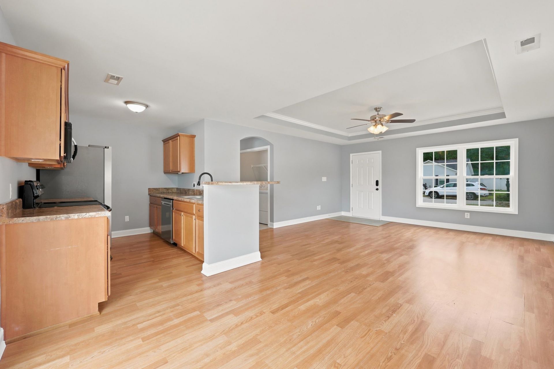 482 Overcrest St.  Photo 5