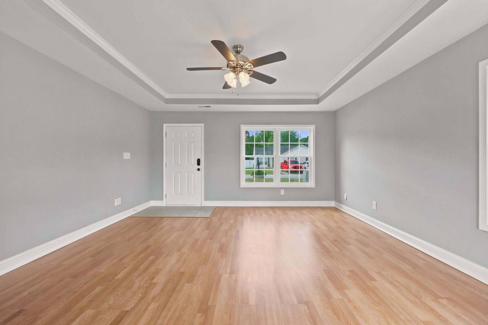 482 Overcrest St.  Photo 7