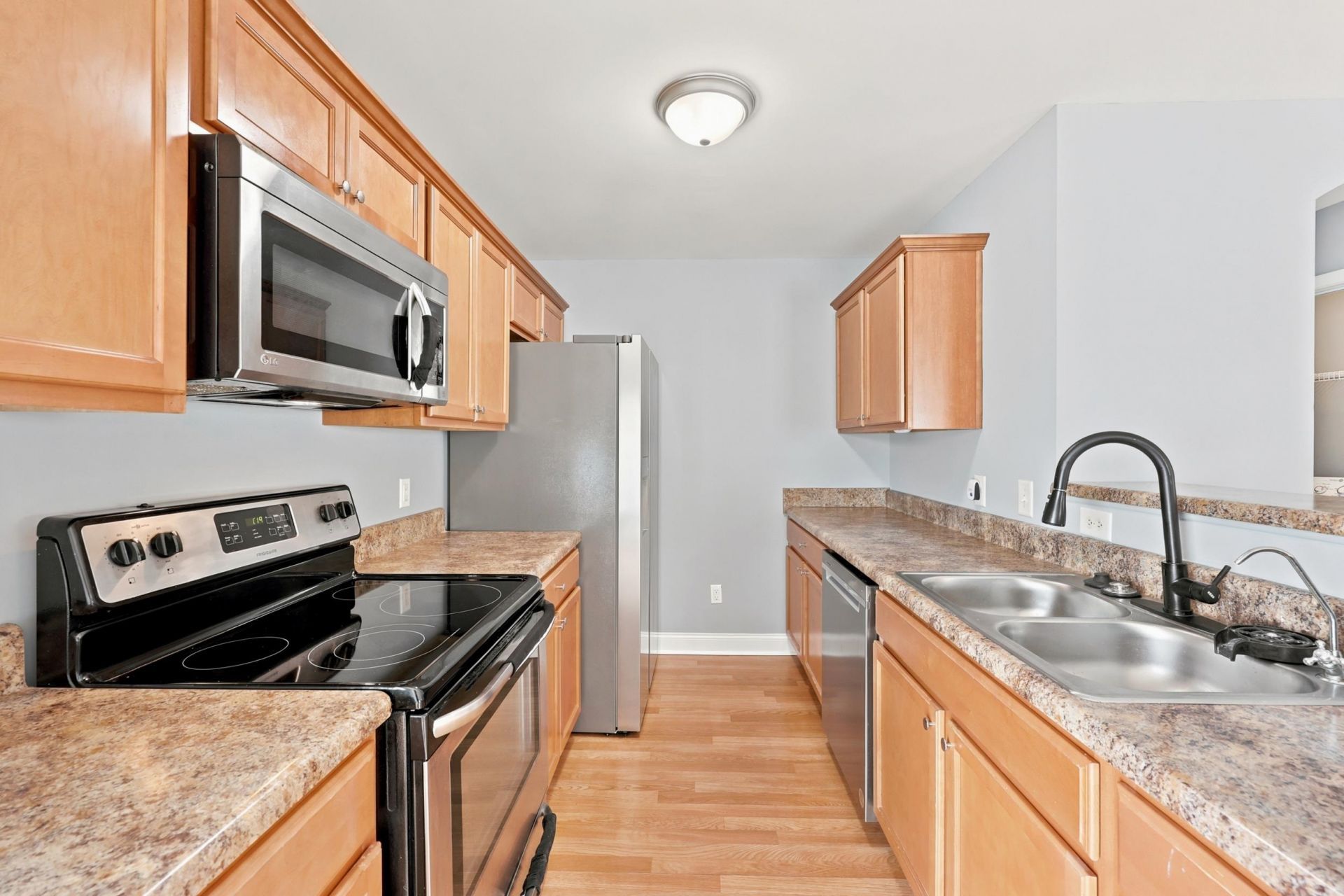 482 Overcrest St.  Photo 8