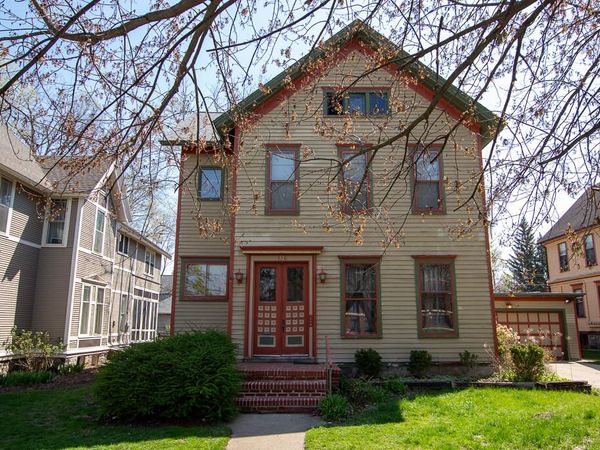 130 College Avenue NE, Grand Rapids, MI 49503