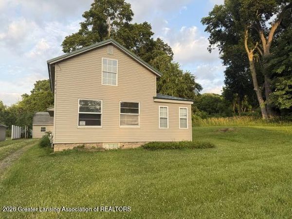 2203 Cooper Street, Jackson, MI 49201