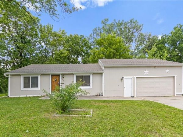 1618 S McCoy Street, Independence, MO 64055