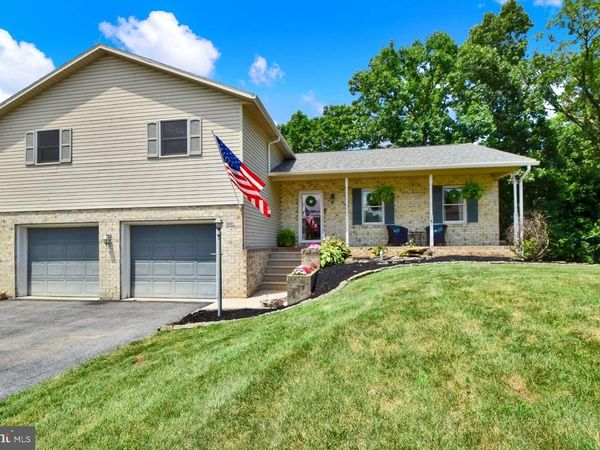 215 OPAL DRIVE, CHAMBERSBURG, PA 17202