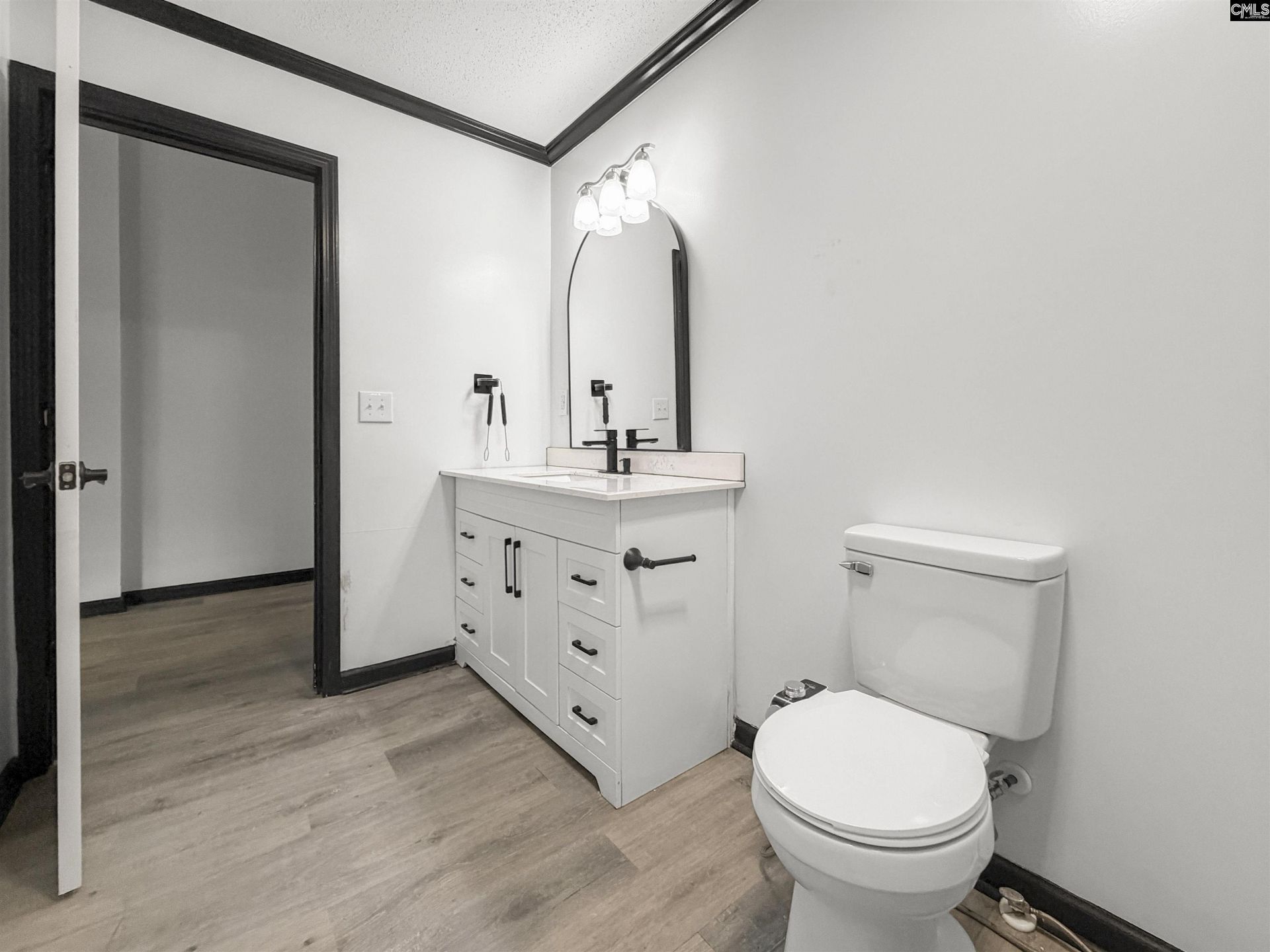105 Hampshire Drive  Photo 10