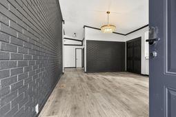 105 Hampshire Drive  photo 4