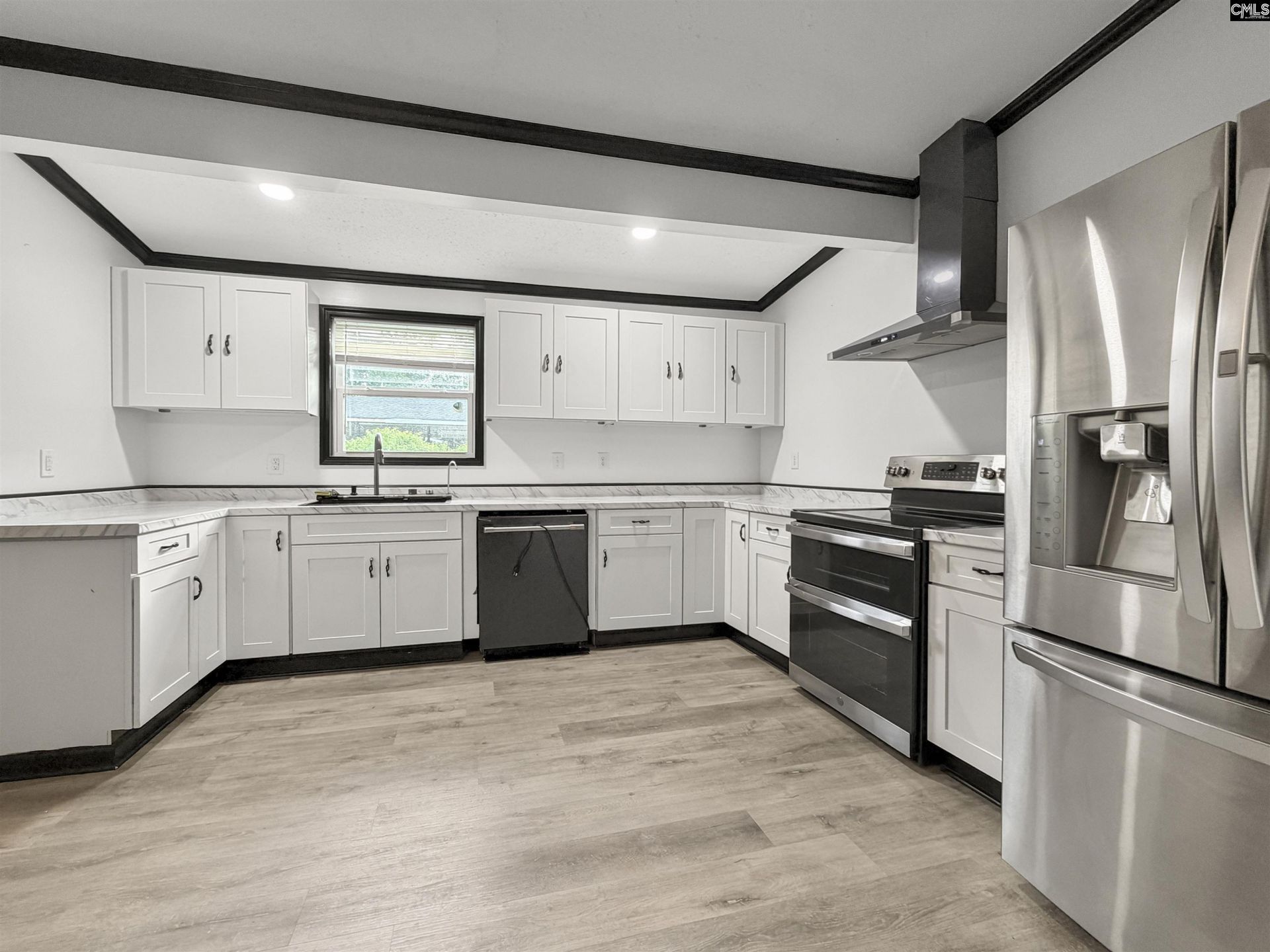105 Hampshire Drive  Photo 6