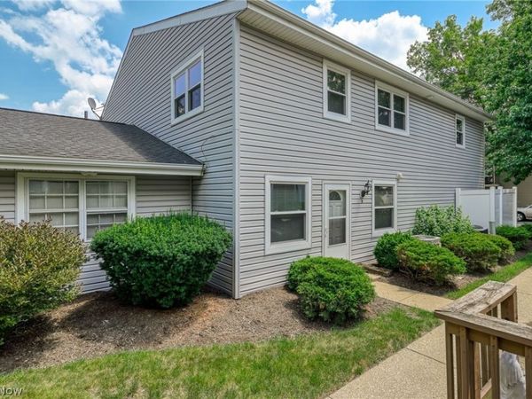 2455 Island Drive , Unit B, Uniontown, OH 44685