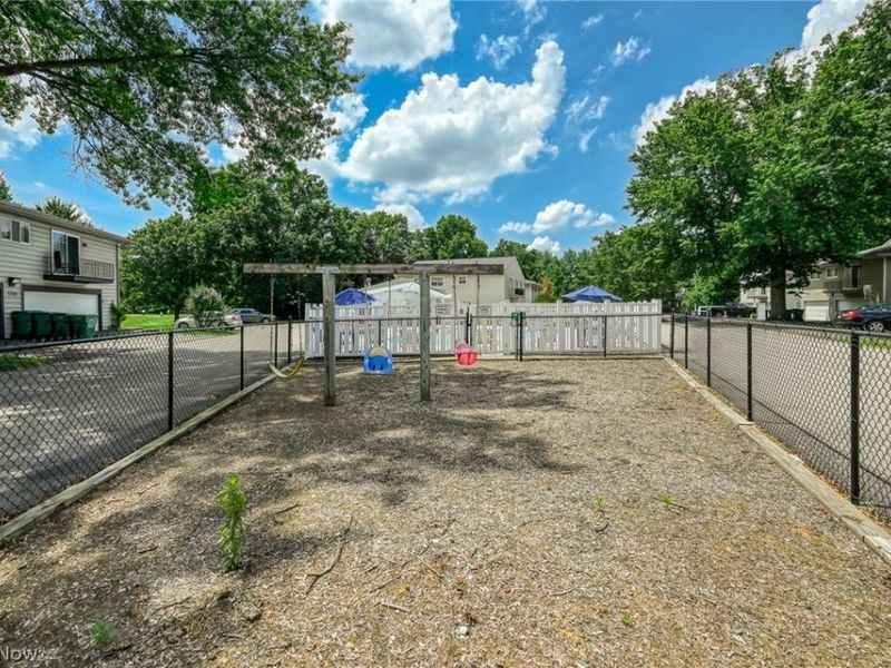 2455 Island Drive, Unit B, Uniontown, OH 44685 Photo 18