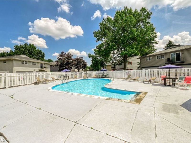 2455 Island Drive, Unit B, Uniontown, OH 44685 Photo 19