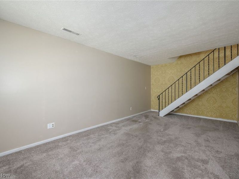2455 Island Drive, Unit B, Uniontown, OH 44685 Photo 4