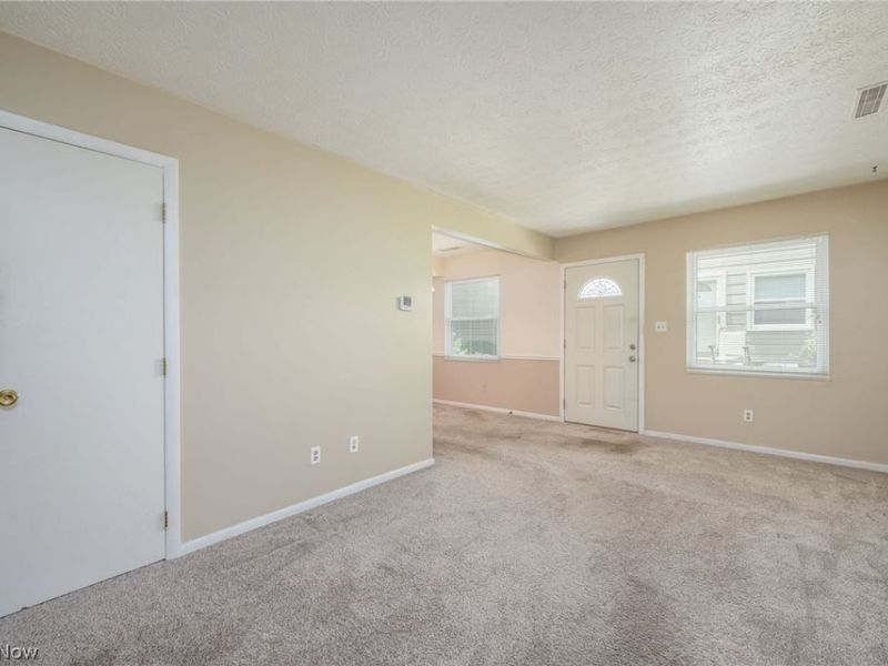 2455 Island Drive, Unit B, Uniontown, OH 44685 Photo 6