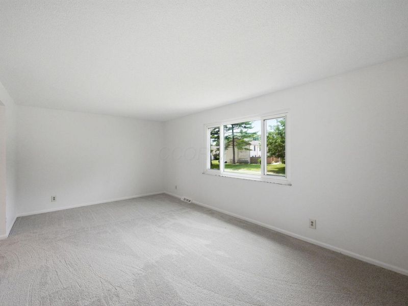 180 Landover Road , Columbus, OH 43230 Photo 18