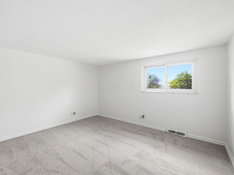180 Landover Road , Columbus, OH 43230 Photo 49