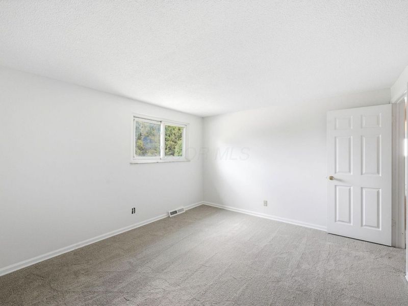 180 Landover Road , Columbus, OH 43230 Photo 50