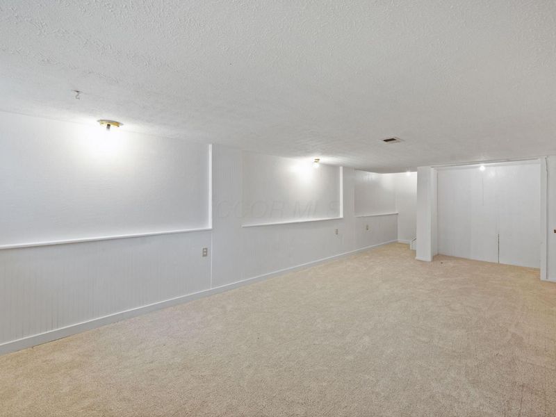 180 Landover Road , Columbus, OH 43230 Photo 58
