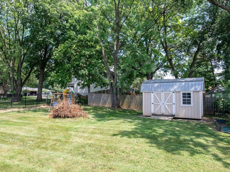 180 Landover Road , Columbus, OH 43230 Photo 9