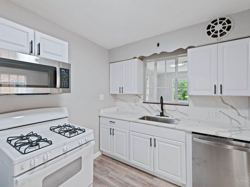 1190 N Lynnebrook Drive, Cincinnati, OH 45224 Photo 6
