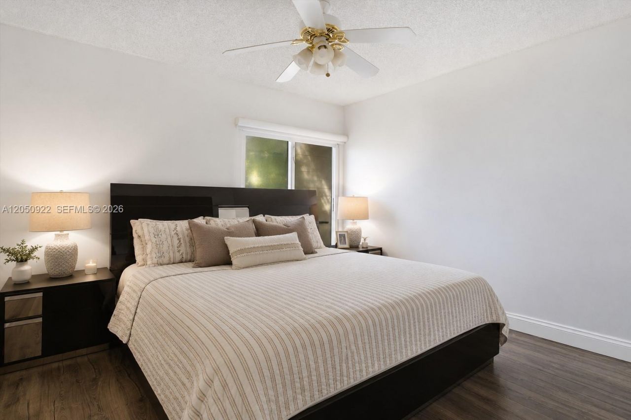 502 Woodgate Cir , Unit B, Sunrise, FL 33326 Photo