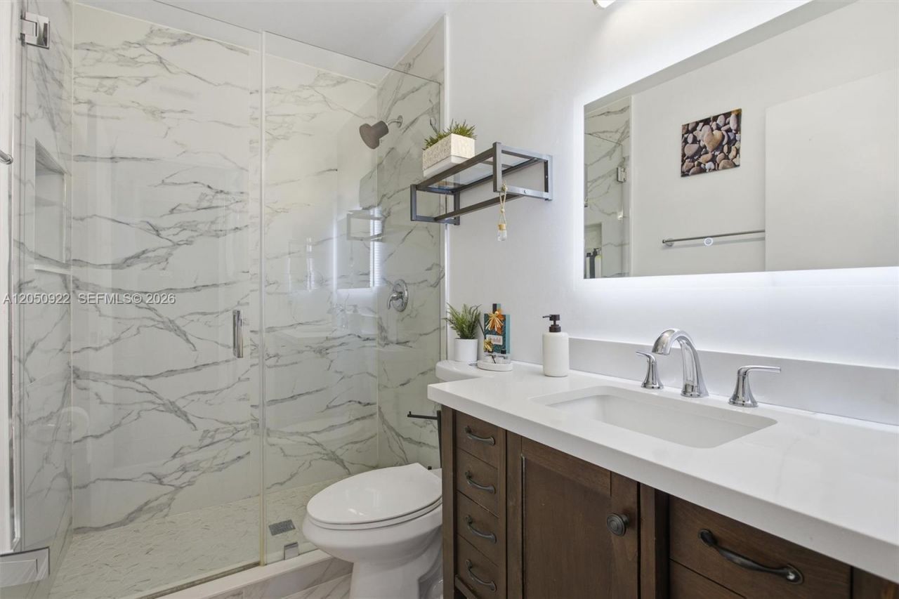 502 Woodgate Cir , Unit B, Sunrise, FL 33326 Photo