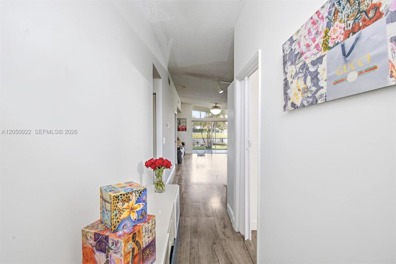 502 Woodgate Cir , Unit B, Sunrise, FL 33326 Photo