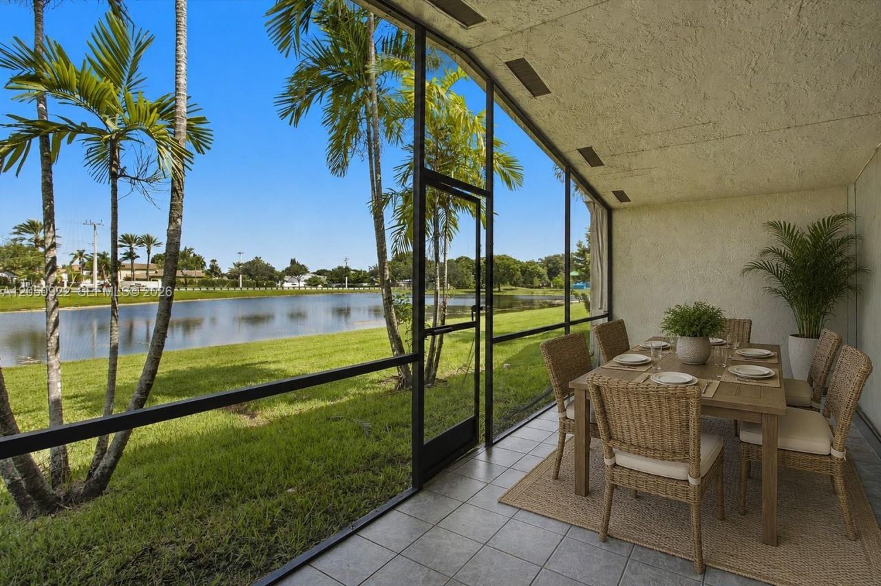 502 Woodgate Cir , Unit B, Sunrise, FL 33326 Photo