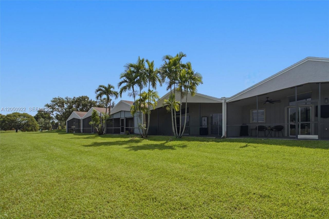 502 Woodgate Cir , Unit B, Sunrise, FL 33326 Photo
