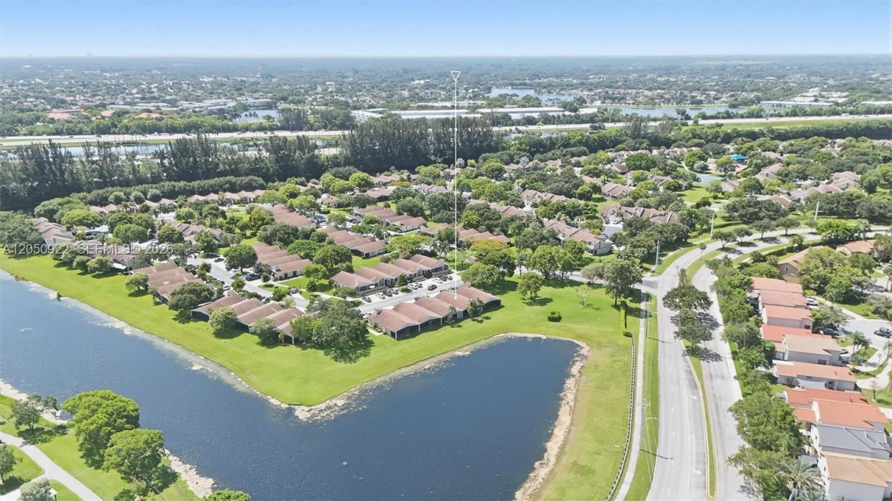 502 Woodgate Cir , Unit B, Sunrise, FL 33326 Photo