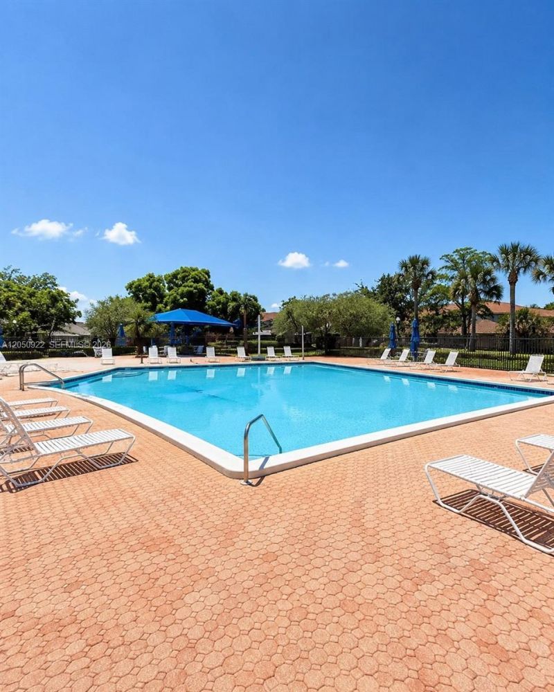 502 Woodgate Cir , Unit B, Sunrise, FL 33326 Photo