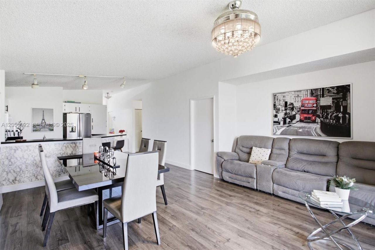 502 Woodgate Cir , Unit B, Sunrise, FL 33326 Photo